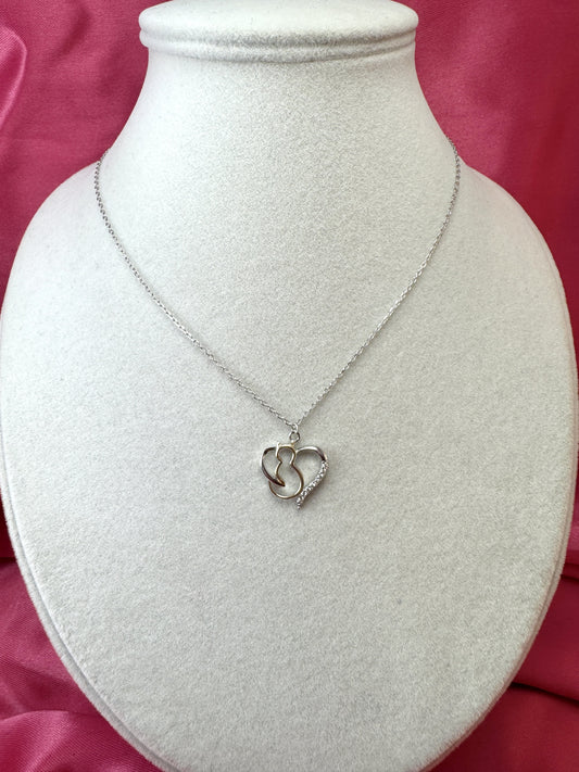 Collana con cuore e gatto stilizzato