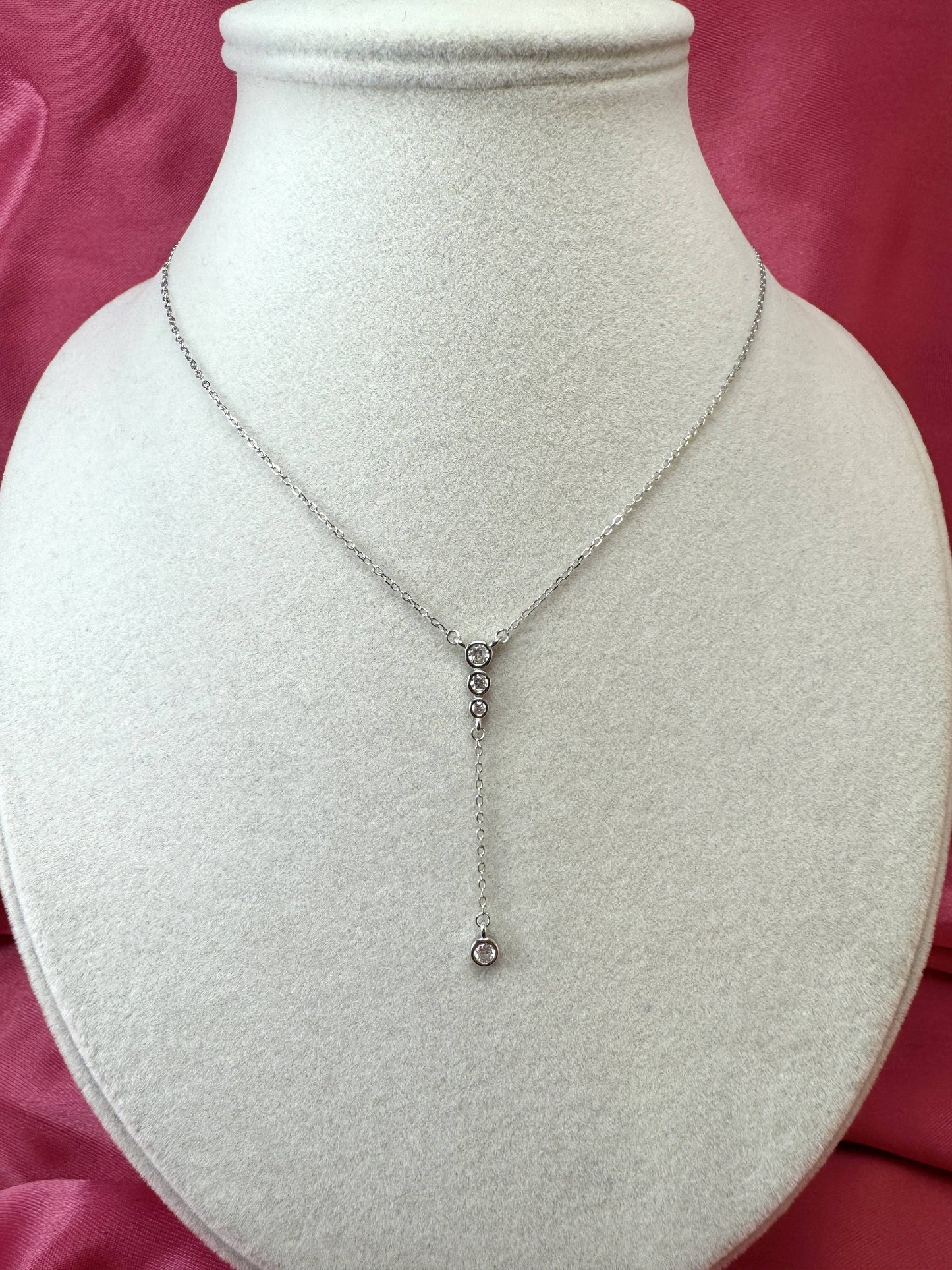 Collana con tre zirconi cipollino e pendente