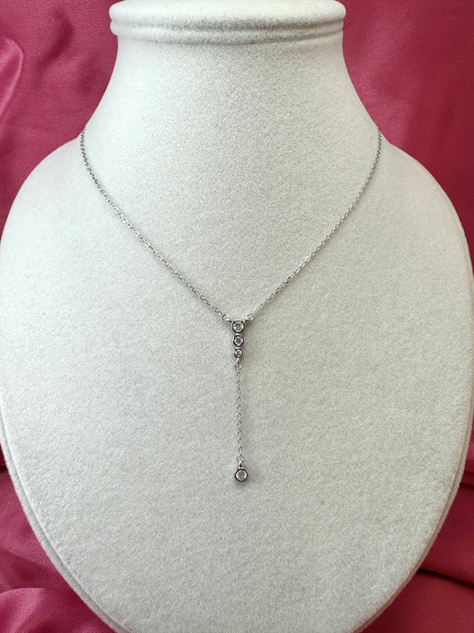 Collana con tre zirconi cipollino e pendente