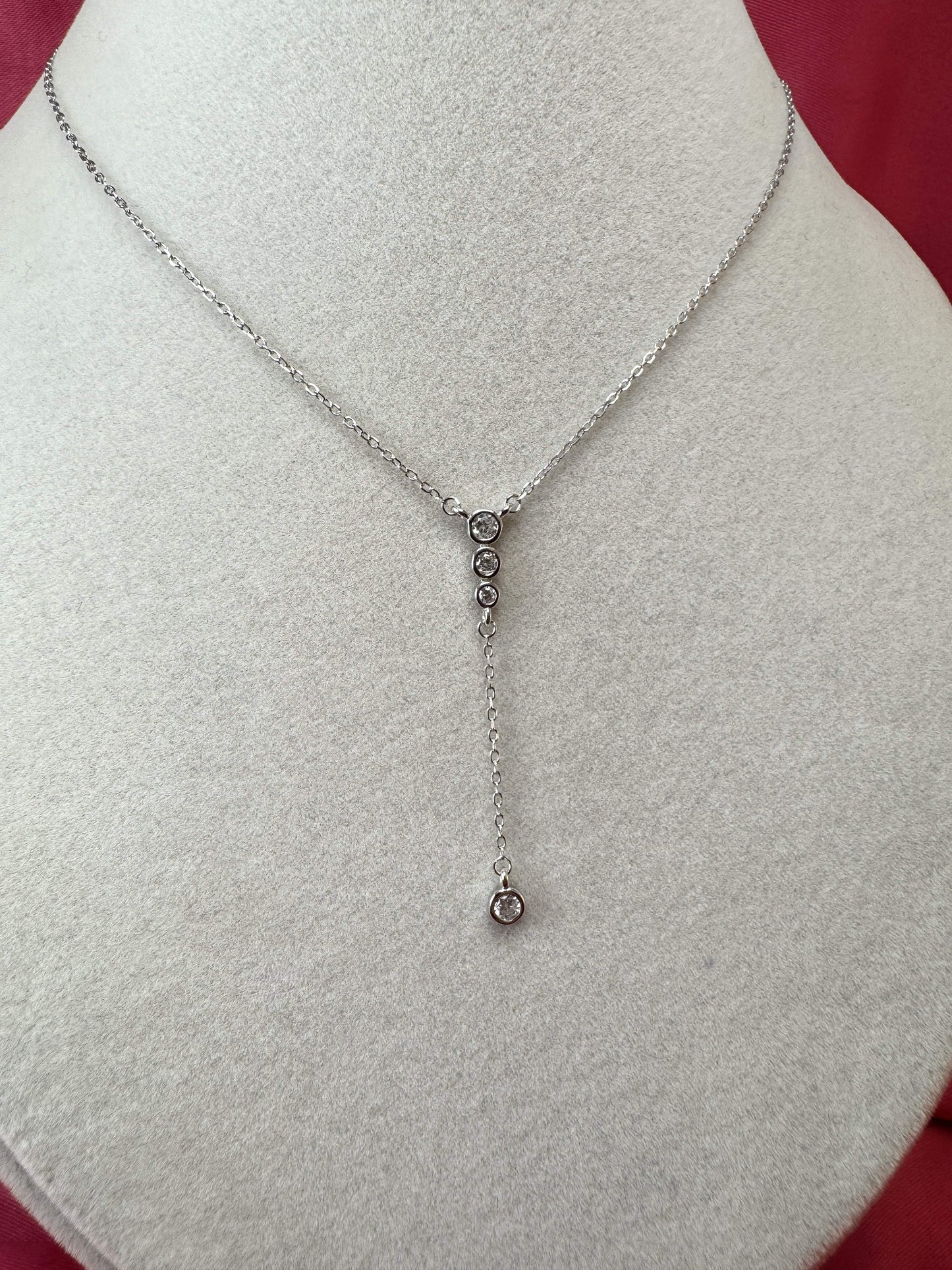 Collana con tre zirconi cipollino e pendente