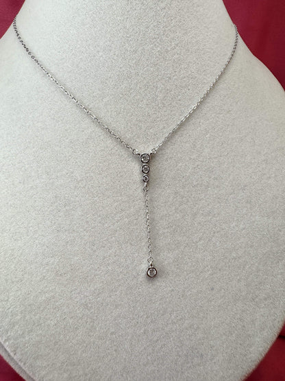 Collana con tre zirconi cipollino e pendente