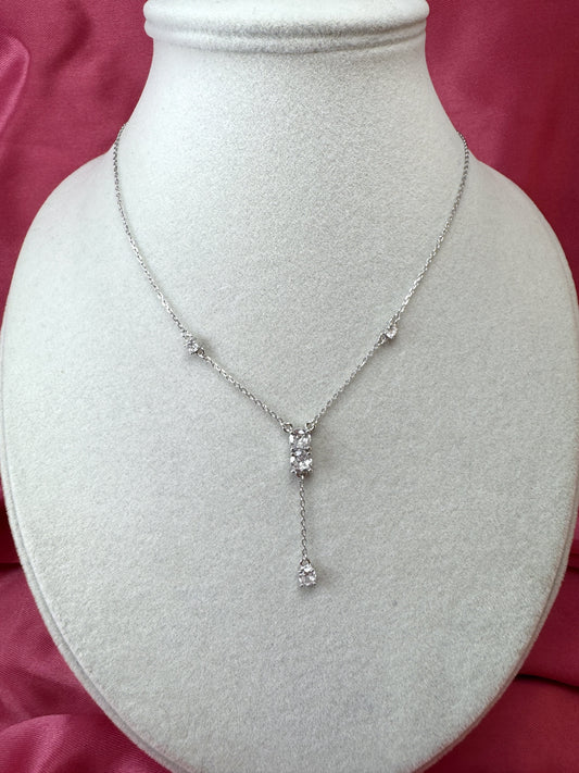 Collana doppio punto luce, catenella e punto luce pendente