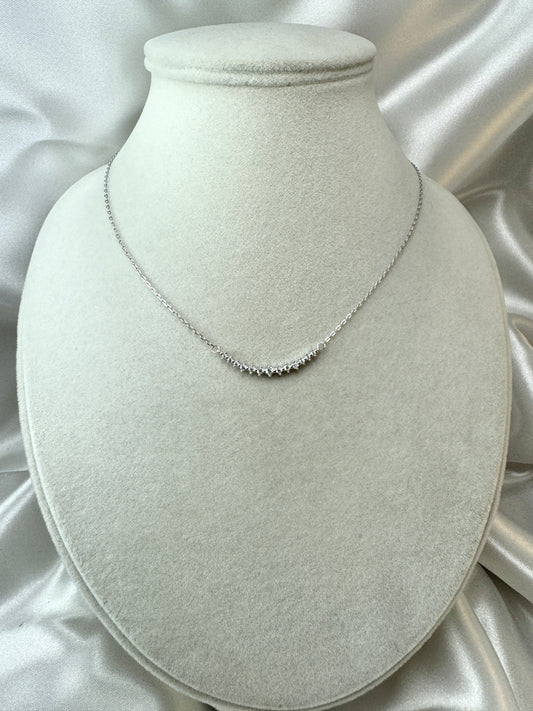 Collana con barretta sottile di zirconi