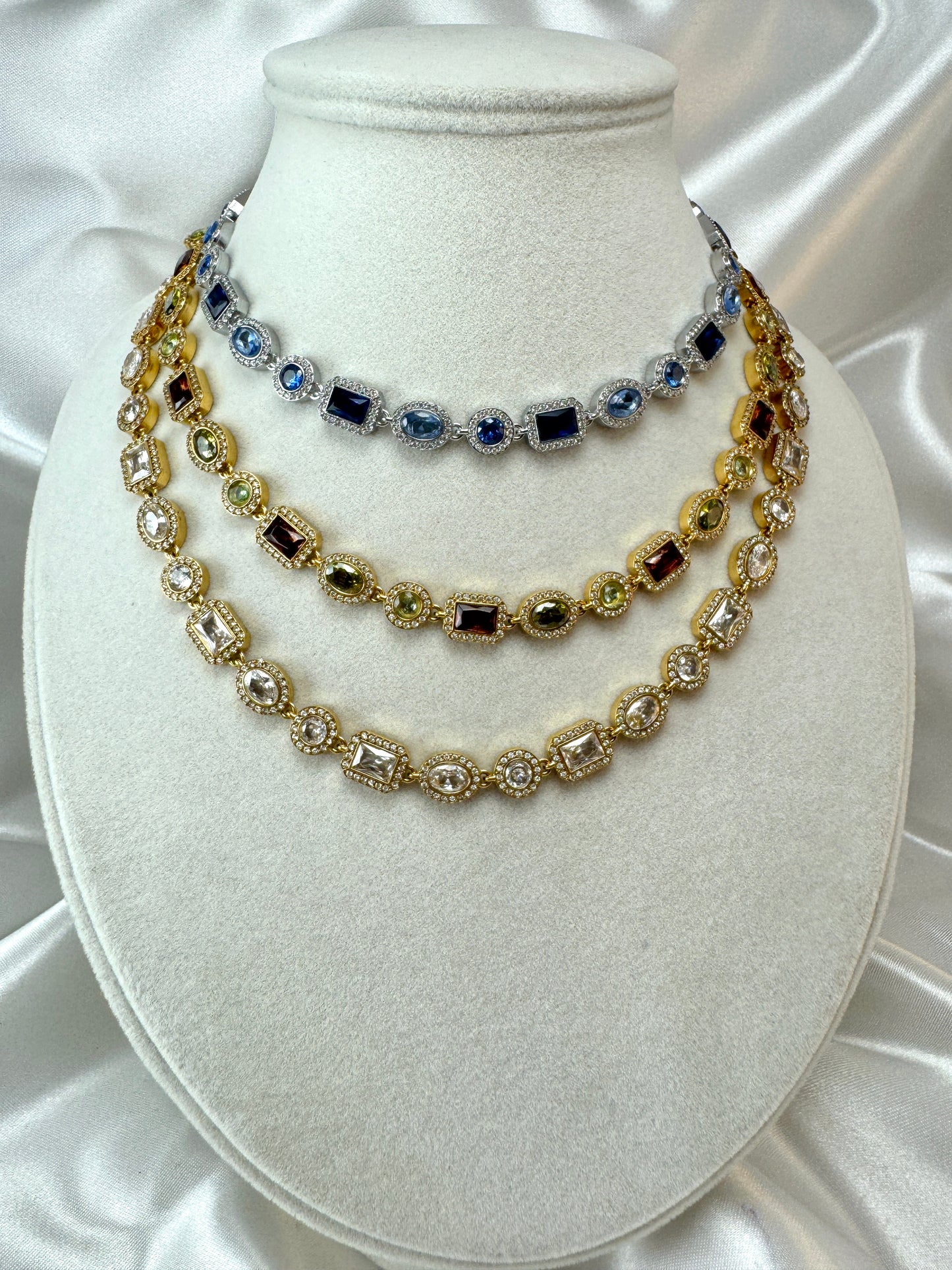 Collana con ovali, tondi e quadrati