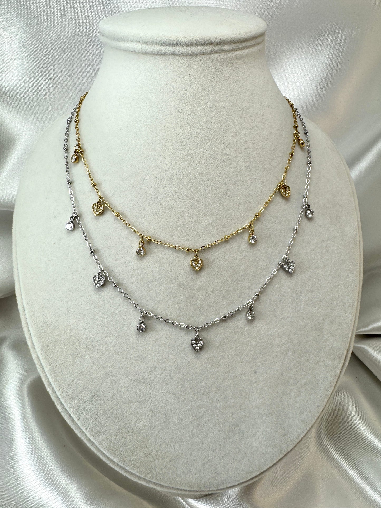 Collana con micro cuori e punti luce