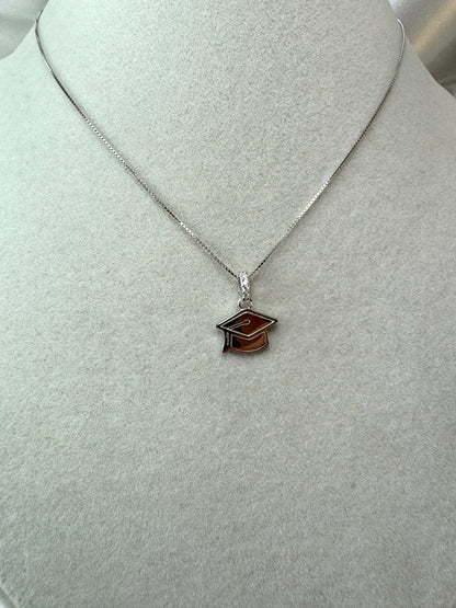 Collana con cappello laurea