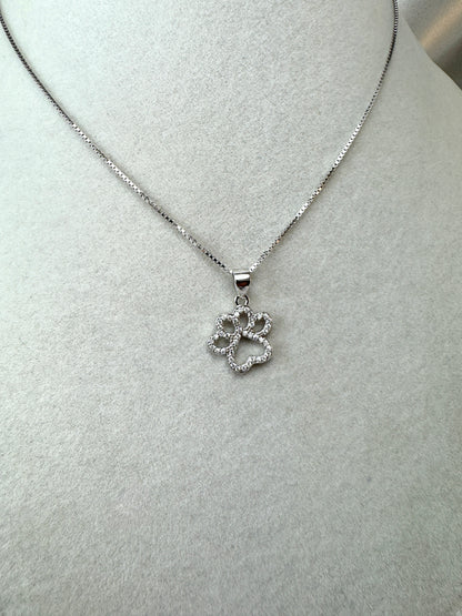 Collana con zampa di zirconi