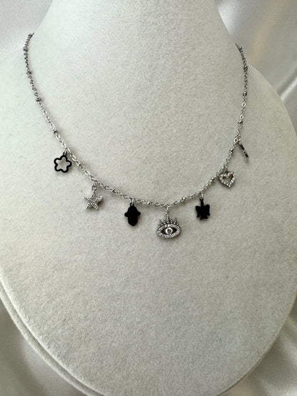 Collana con occhio, mano di Fatima, angelo e ciondoli