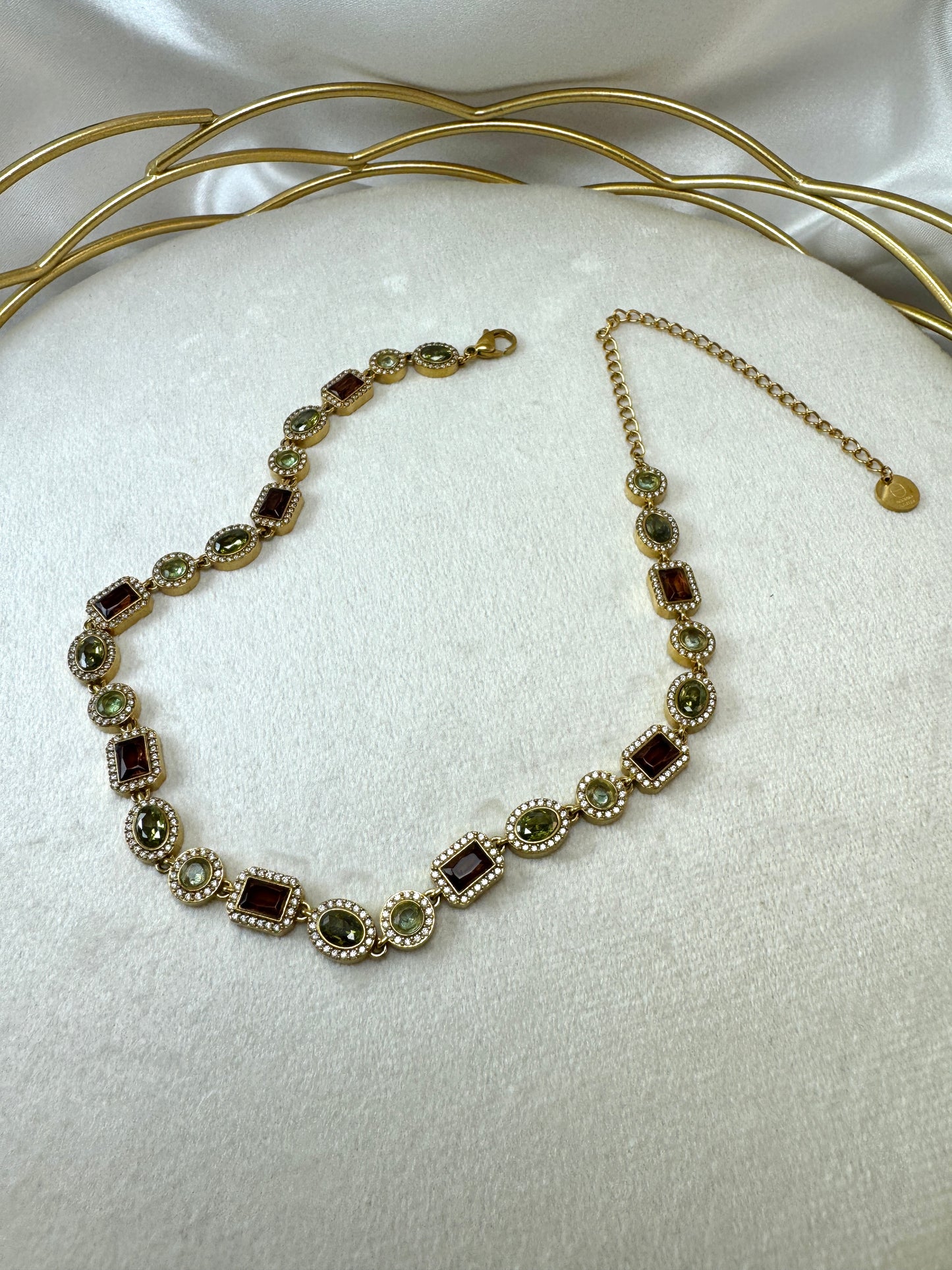 Collana con ovali, tondi e quadrati