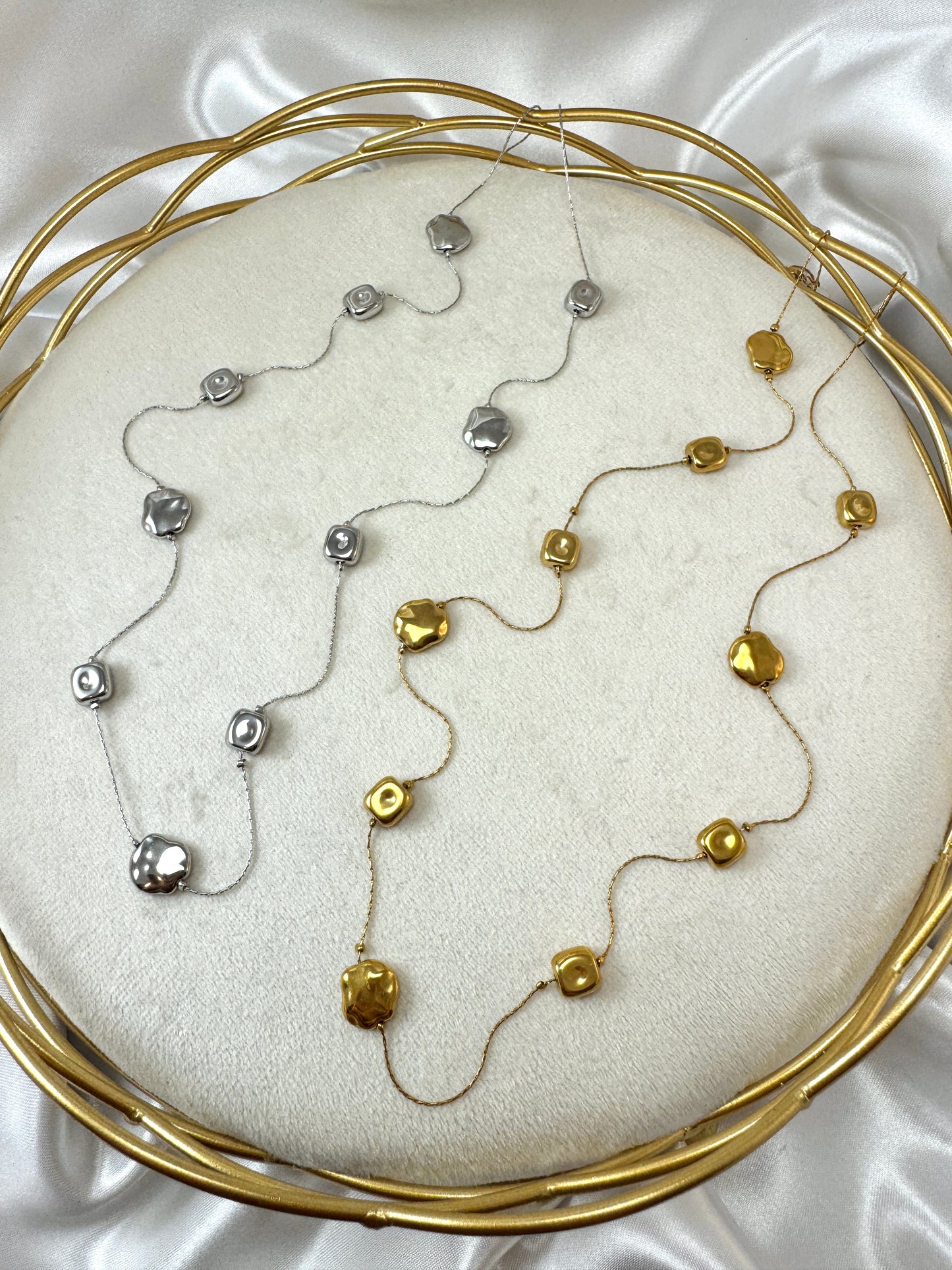 Collana lunga con pepite