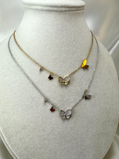 Collana con farfalle e punto luce