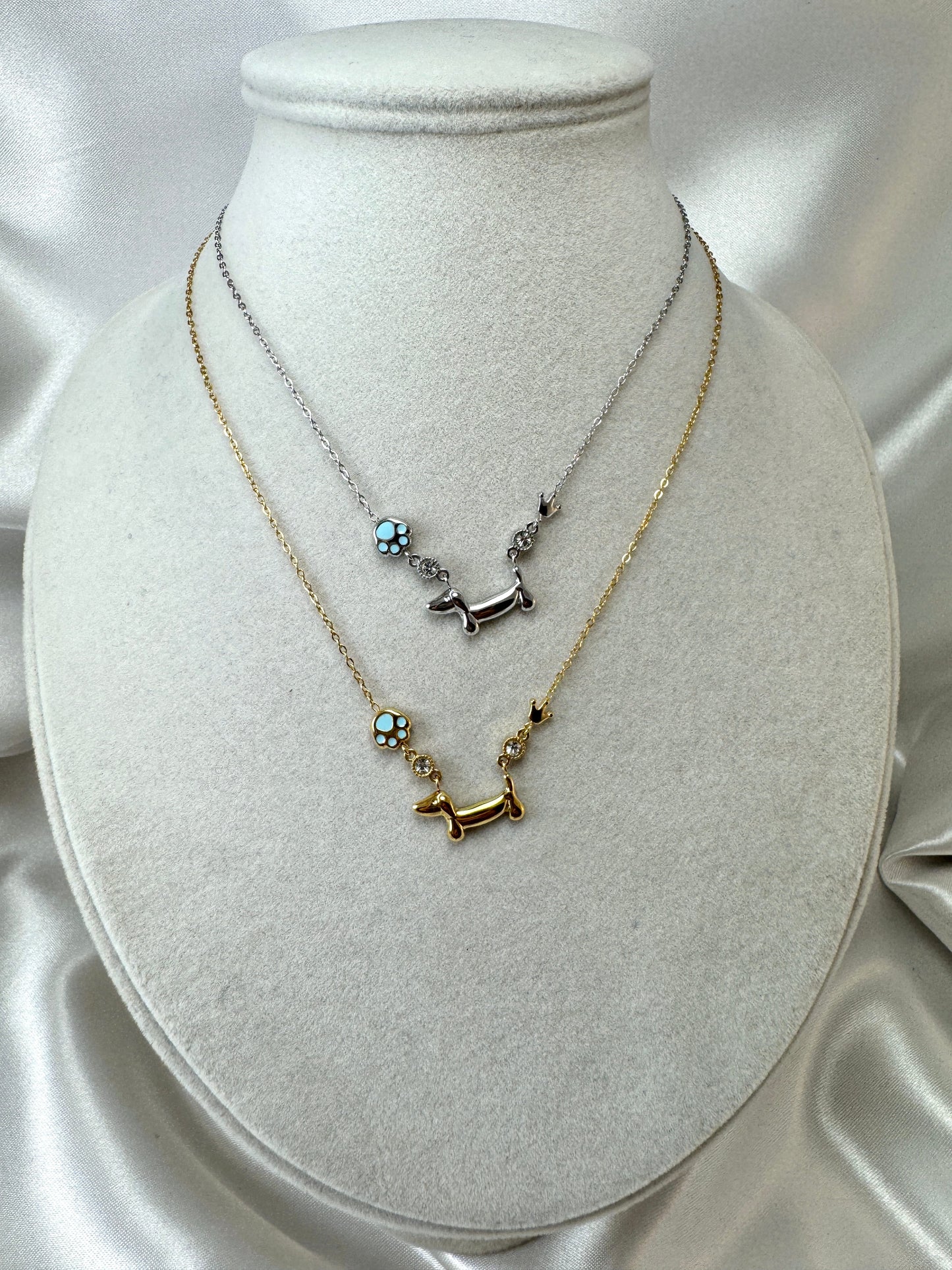 Collana con bassotto e zampina