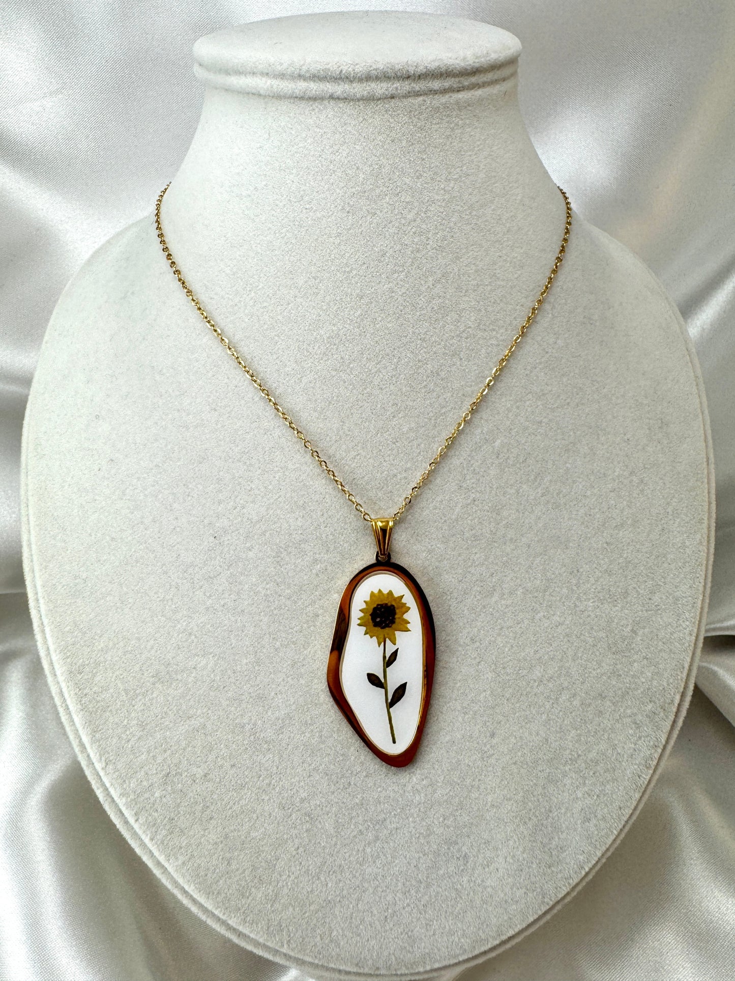 Collana cabochon con girasole