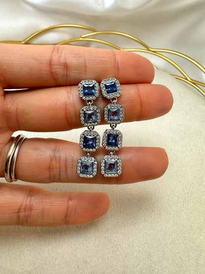 Orecchini pendenti con brillantini quadrati colorati