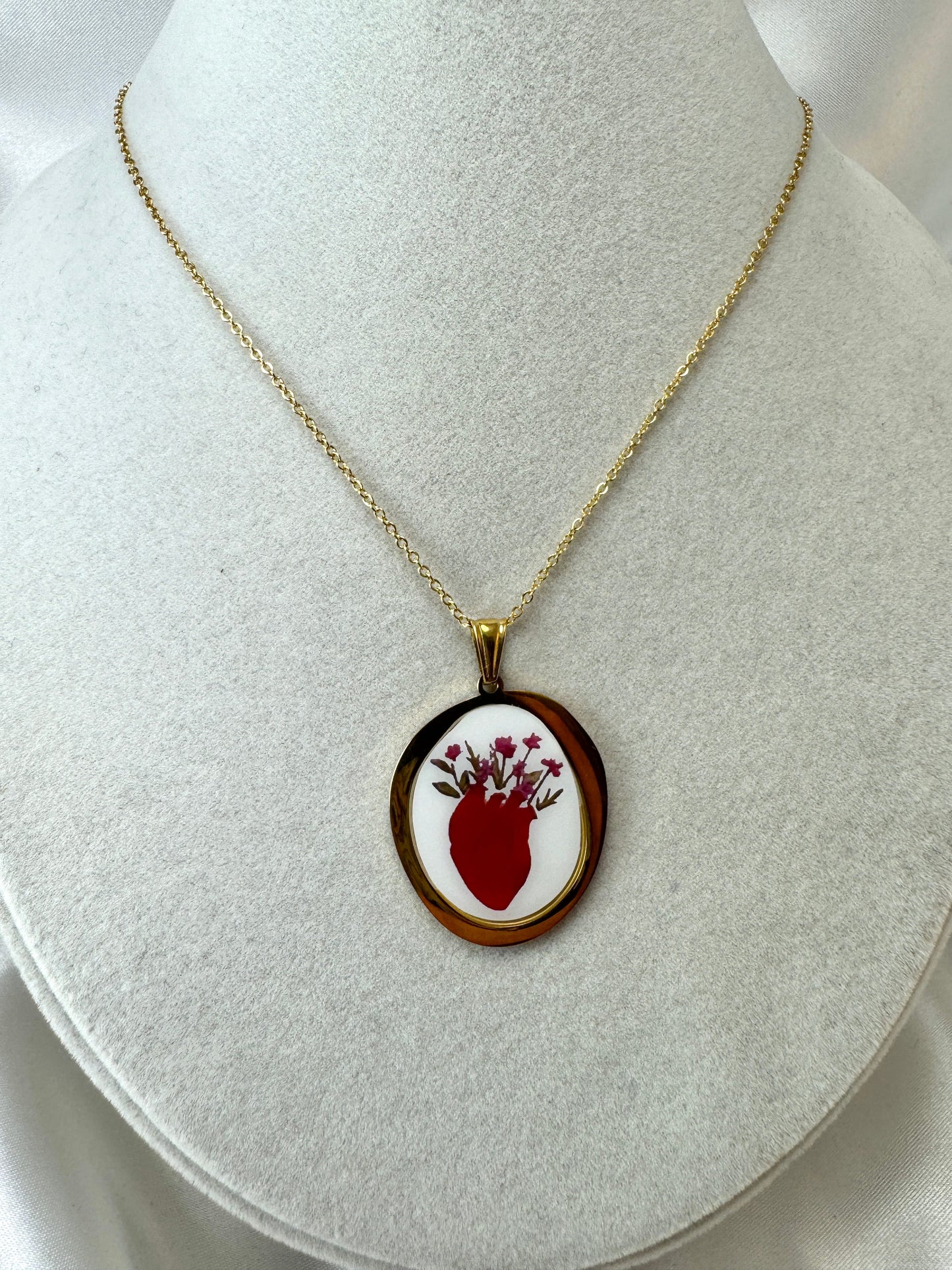 Collana cabochon con cuore anatomico