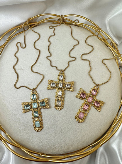 Collana lunga con croce lavorata di strass