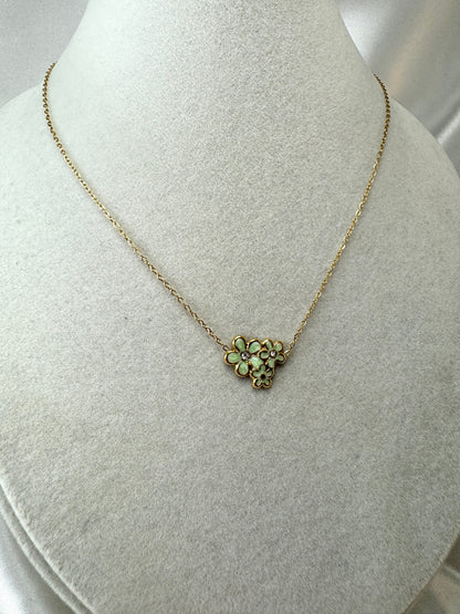 Collana con tre fiori smaltati