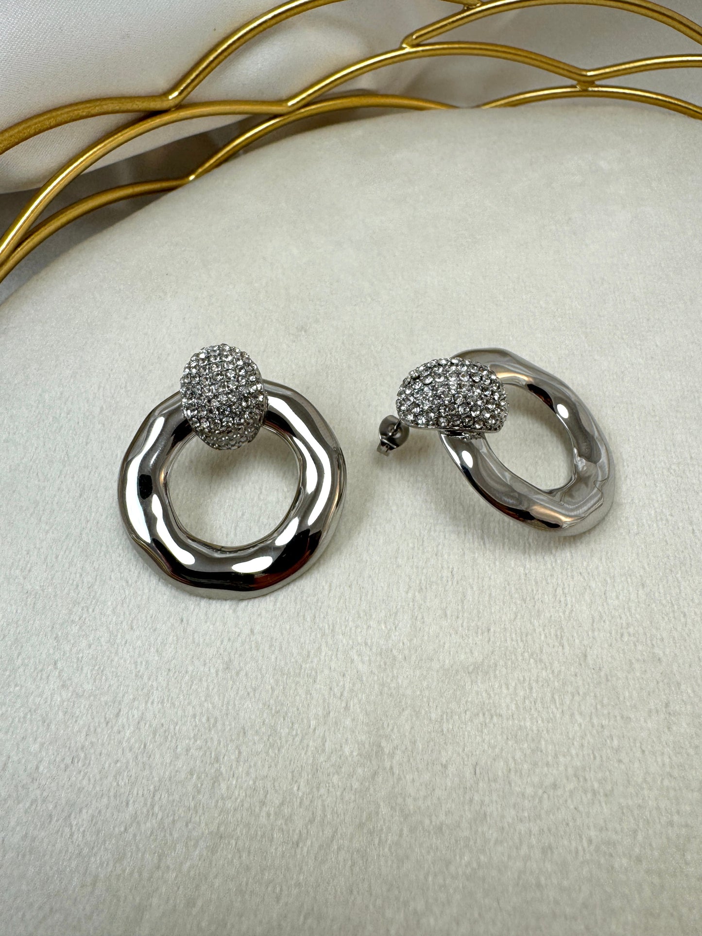 Orecchini con goccia di brillantini e cerchio