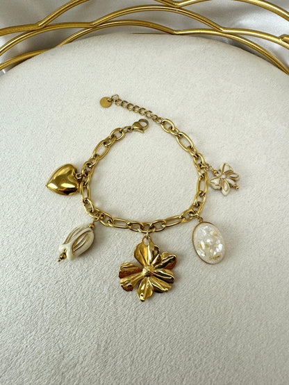 Bracciale con fiore, tulipano bianco e ciondoli