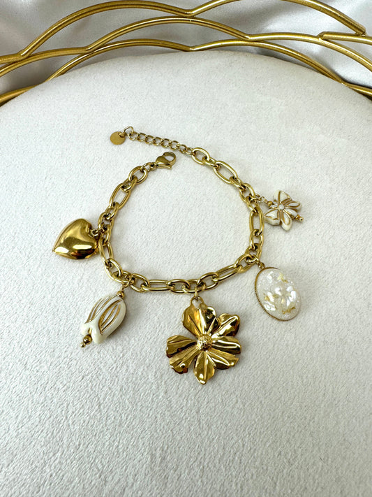 Bracciale con fiore, tulipano bianco e ciondoli