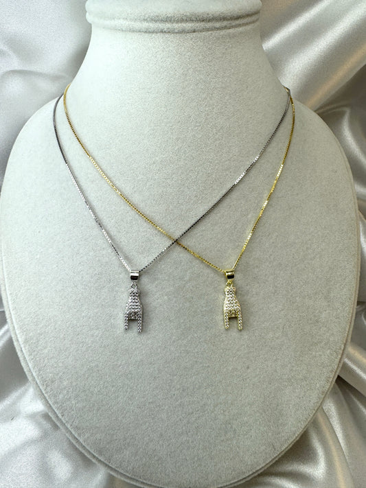 Collana con scongiuro