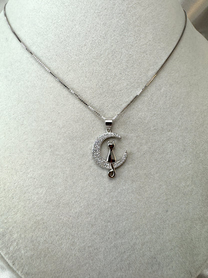 Collana con gatto sulla luna