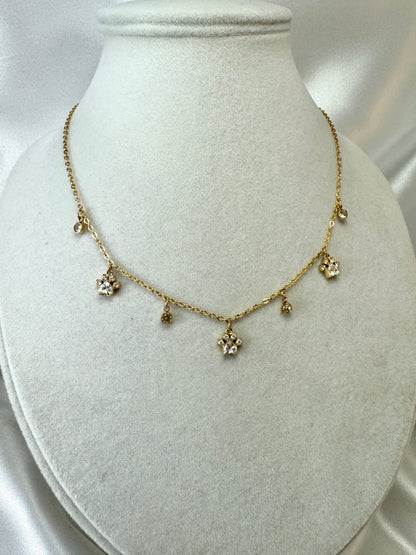 Collana con zampe e punti luce