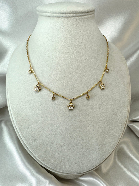 Collana con zampe e punti luce