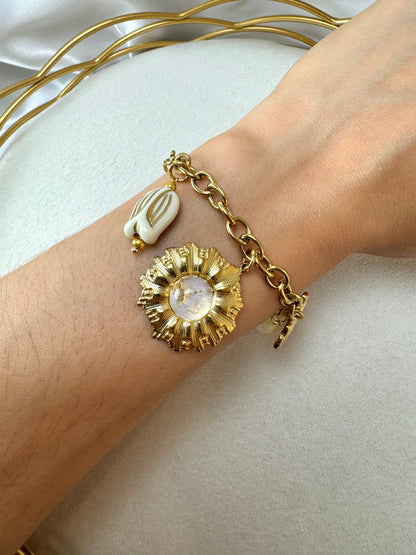 Collana con girasole iridescente, tulipano e ciondoli