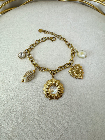 Collana con girasole iridescente, tulipano e ciondoli
